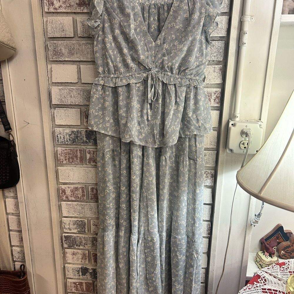 🛍️ &Merci Ladies Size M Grey Floral Top/Skirt